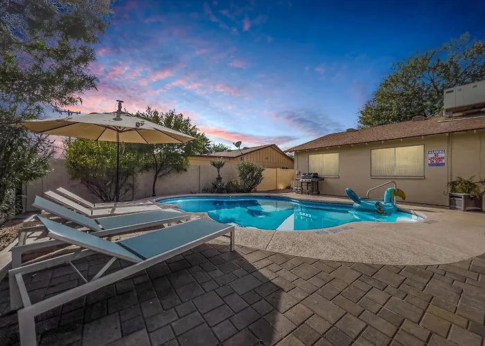 The Sunset House - Pool, Hot Tub & Putting Holiday home Tempe