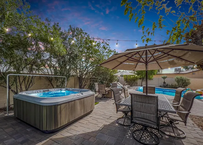 The Sunset House - Pool, Hot Tub & Putting Holiday home *